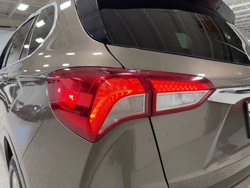 Used 2019 Buick Envision Essence image 7