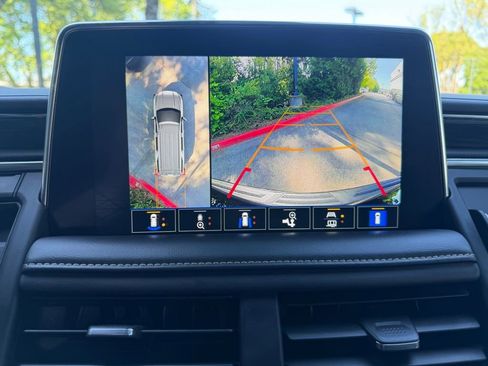 Used 2023 GMC Yukon SLT w/ SLT Premium Package AWD/4WD image 21