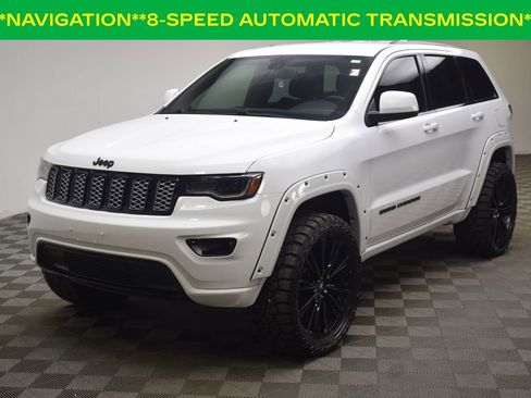 Used 2020 Jeep Grand Cherokee Altitude image 3