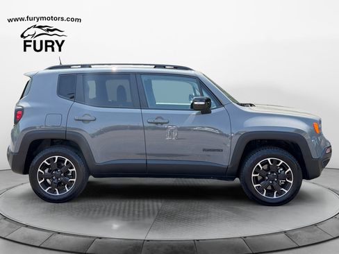 Used 2023 Jeep Renegade Latitude AWD/4WD image 2