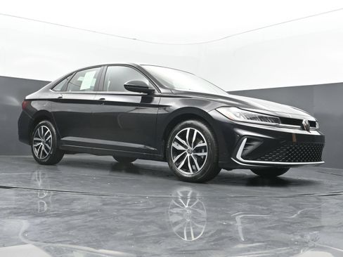 Used 2026 Volkswagen Jetta SE FWD image 41