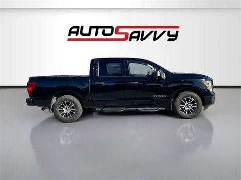 Used 2024 Nissan Titan SV w/ SV Convenience Package image 7
