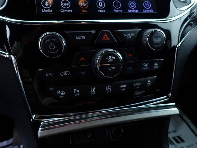 Used 2020 Jeep Grand Cherokee Trailhawk w/ Premium Lighting Group AWD/4WD image 21
