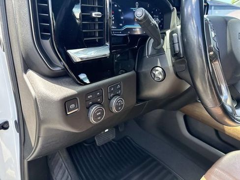 Used 2024 Chevrolet Silverado 1500 High Country w/ High Country Premium Package AWD/4WD image 21