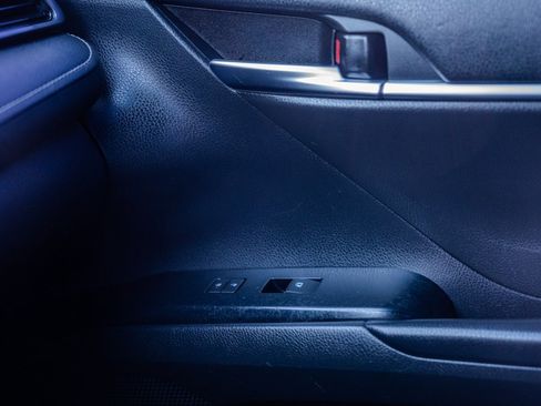 Used 2020 Toyota Camry SE image 24