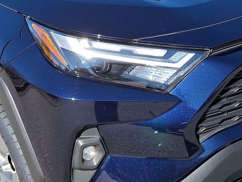 Used 2023 Toyota RAV4 XLE Premium image 9