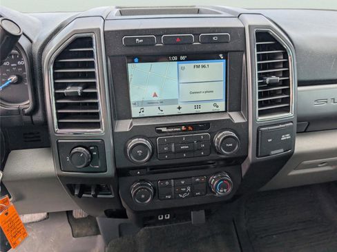 Used 2017 Ford F250 XLT w/ XLT Value Package image 40