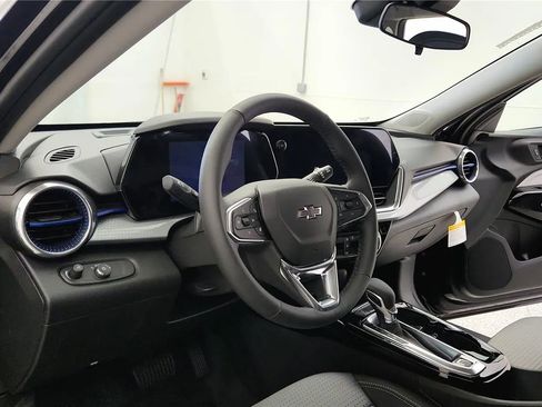 New 2026 Chevrolet Trax LT w/ Driver Confidence Package FWD image 22
