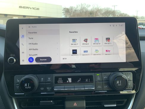 Used 2025 Toyota Grand Highlander AWD image 23