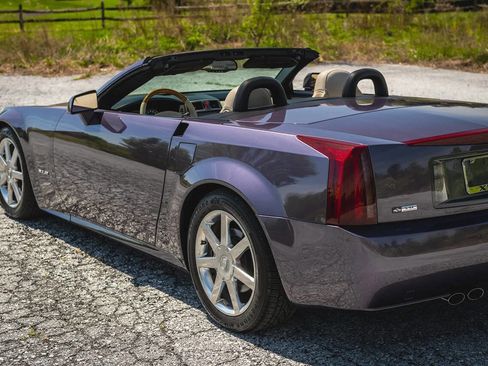 Used 2004 Cadillac XLR image 49