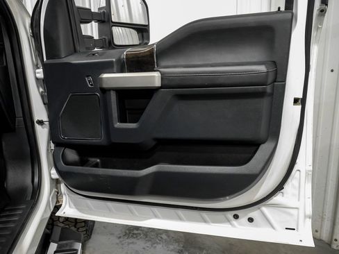 Used 2022 Ford F350 Lariat w/ Lariat Ultimate Package image 47