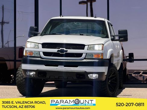 Used 2004 Chevrolet Silverado 2500 LT RWD image 1