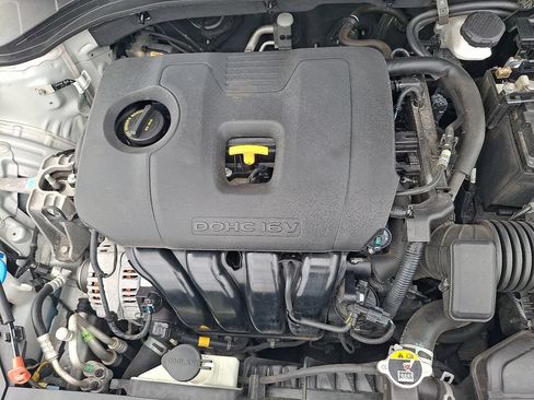 Used 2020 Hyundai Elantra SEL FWD image 26