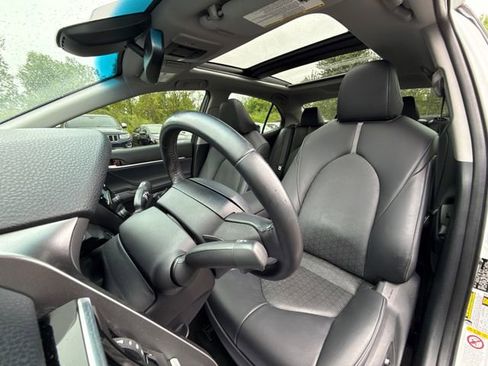 Used 2018 Toyota Camry XSE FWD image 24
