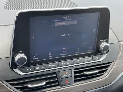 Used 2024 Nissan Altima 2.5 SV FWD image 17