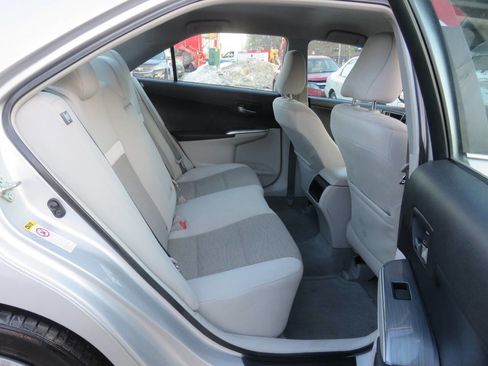 Used 2012 Toyota Camry LE image 18