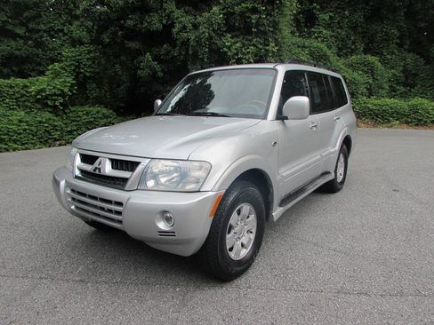 Used 2003 Mitsubishi Montero Limited AWD/4WD image 1