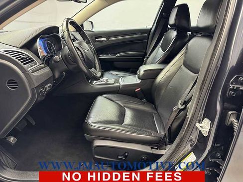 Used 2019 Chrysler 300 Limited w/ Safetytec Plus Group image 13