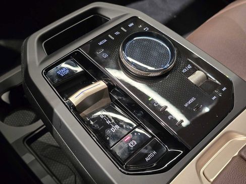 New 2026 BMW iX xDrive60 image 32