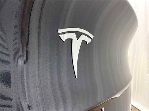 Used 2024 Tesla Model Y Long Range image 34