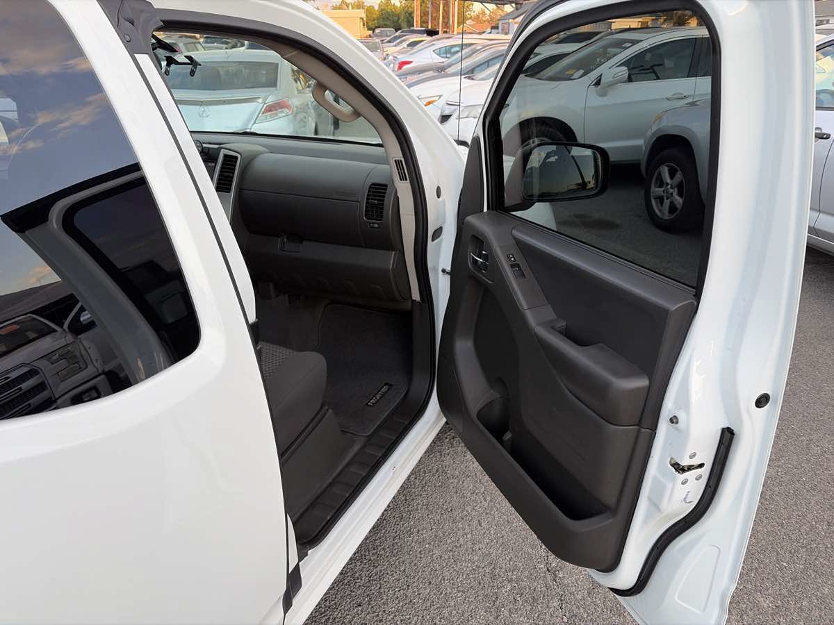 Used 2019 Nissan Frontier SV RWD image 15