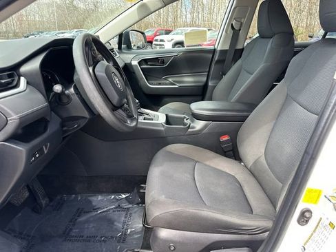 Used 2023 Toyota RAV4 LE AWD/4WD image 30