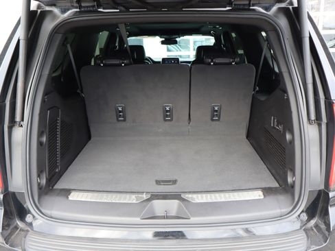 Certified 2023 Chevrolet Suburban Z71 w/ Luxury Package image 35