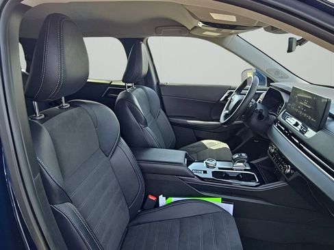 Used 2025 Mitsubishi Outlander SE AWD/4WD image 19