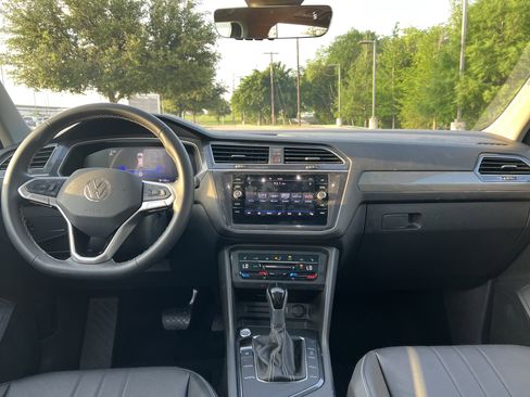 Certified 2024 Volkswagen Tiguan SE w/ Panoramic Sunroof Package FWD image 26