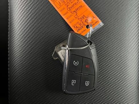 Used 2025 Chevrolet Equinox LT FWD image 51