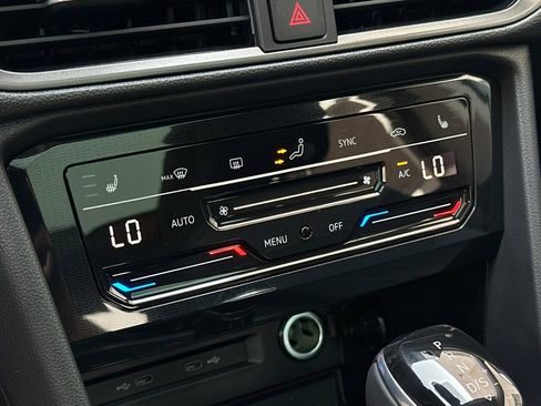 New 2025 Volkswagen Taos SE image 18