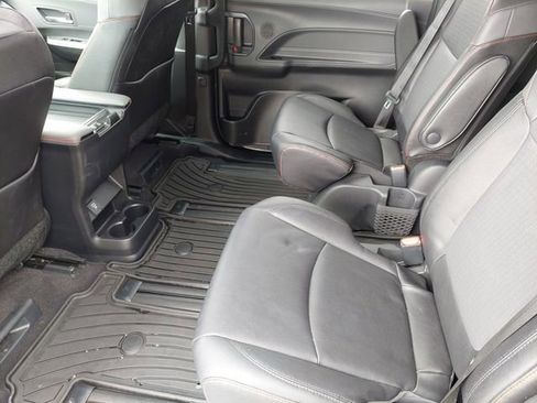 Used 2024 Toyota Sienna XSE w/ XSE Plus Package AWD/4WD image 17