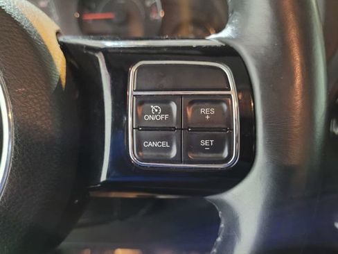 Used 2017 Jeep Wrangler Sahara image 31