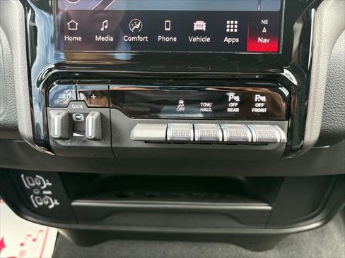 Certified 2026 RAM 2500 Big Horn AWD/4WD image 22