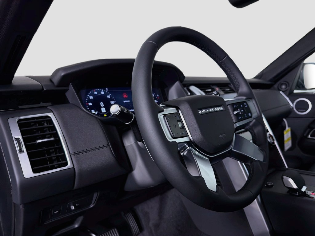 New 2026 Land Rover Discovery S AWD/4WD image 9