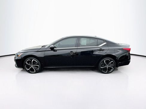 Used 2023 Nissan Altima 2.5 SR w/ SR Premium Package AWD/4WD image 8
