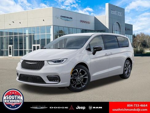 New 2026 Chrysler Pacifica Select FWD image 1