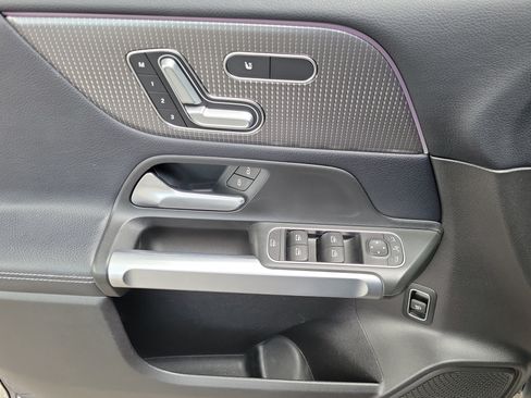 Used 2020 Mercedes-Benz GLB 250 image 14
