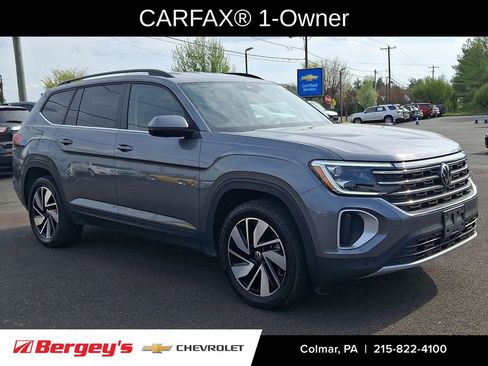 Used 2025 Volkswagen Atlas SE AWD/4WD image 3