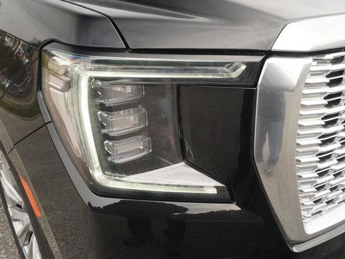 Used 2024 GMC Yukon Denali w/ Denali Reserve Package image 37