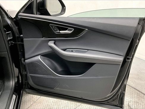 Used 2023 Audi Q8 Premium Plus w/ Premium Plus Package image 19