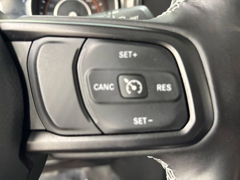 Used 2023 Jeep Gladiator Sport AWD/4WD image 14