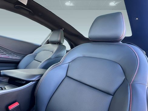 Used 2024 Dodge Charger R/T w/ Plus Group image 21