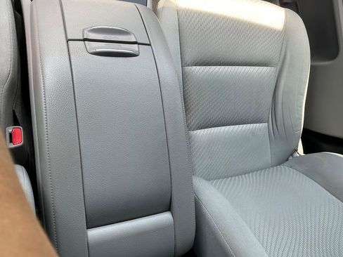 Used 2019 Toyota Highlander LE FWD image 20