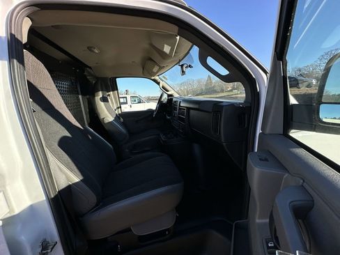 Used 2024 GMC Savana 2500 w/ Driver Convenience Package image 33