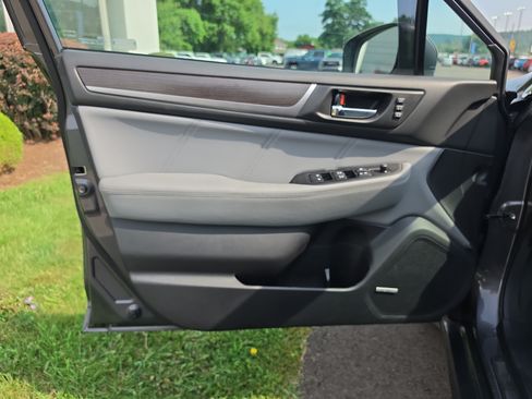 Used 2018 Subaru Legacy 2.5i Limited AWD/4WD image 17