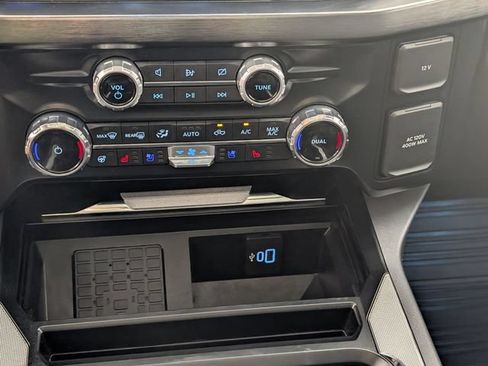 Used 2023 Ford F250 Lariat w/ Lariat Ultimate Package AWD/4WD image 22