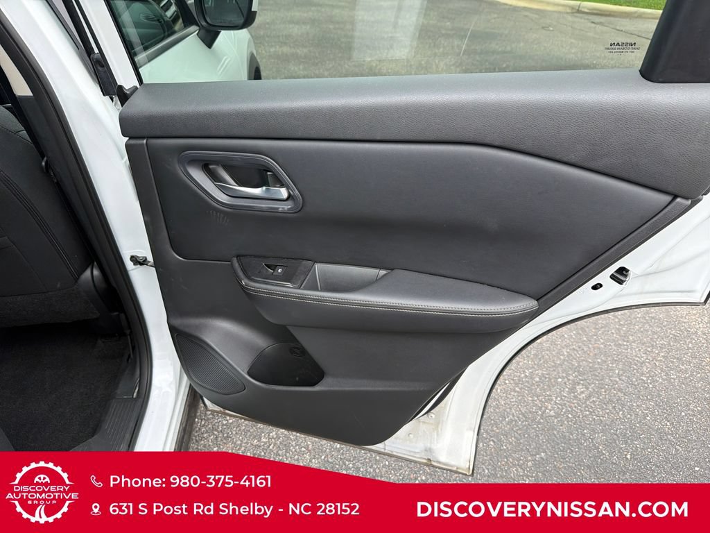 Certified 2024 Nissan Rogue SV FWD image 33