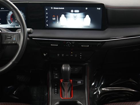 Used 2025 Nissan Kicks SR image 16