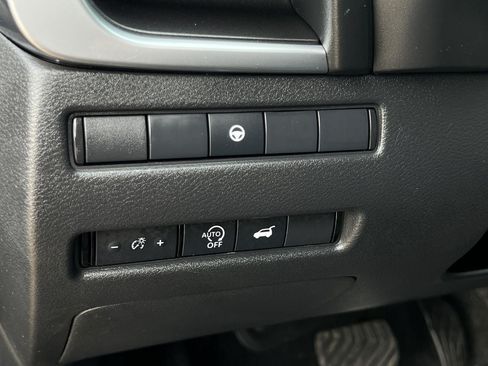 Certified 2025 Nissan Rogue SV FWD image 12